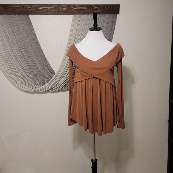 By Together Cross Front Top Sz S - Picture 1 of 4